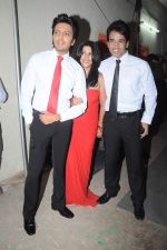 Tusshar Kapoor, Ekta Kapoor, Riteish Deshmukh at the Promotion of Kyaa Super Kool Hain Hum in Mumbai on 13th July 2012 (11).JPG